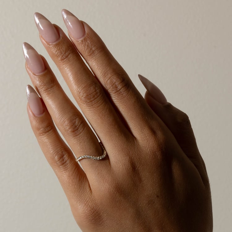 Astra with Pavé