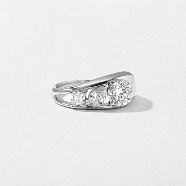 Maeve Round in 18k White Gold