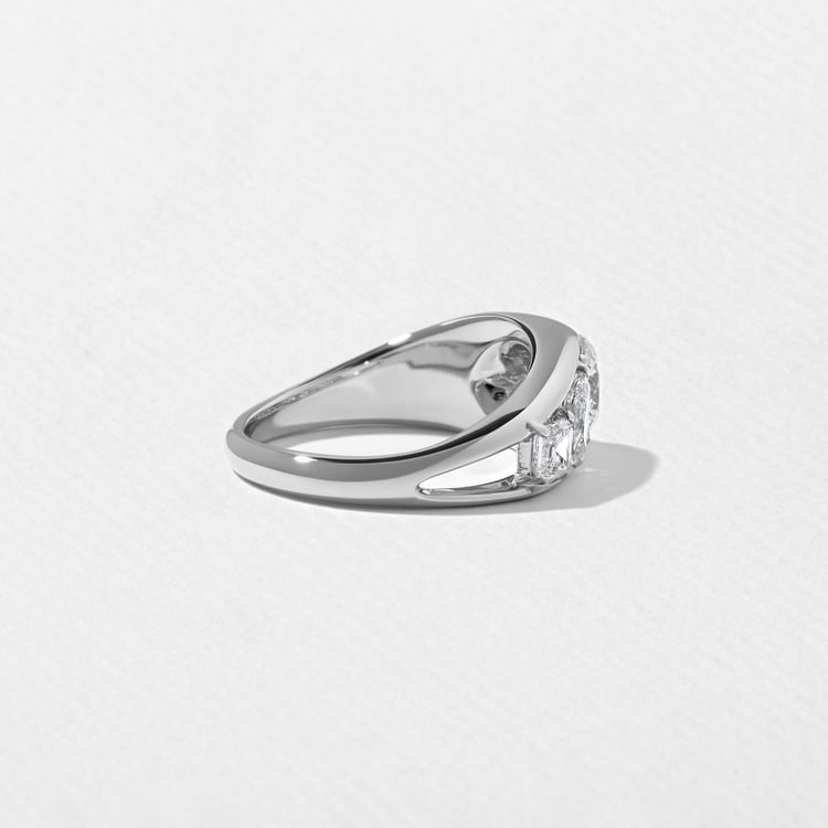 Maeve Round in 18k White Gold – view 3