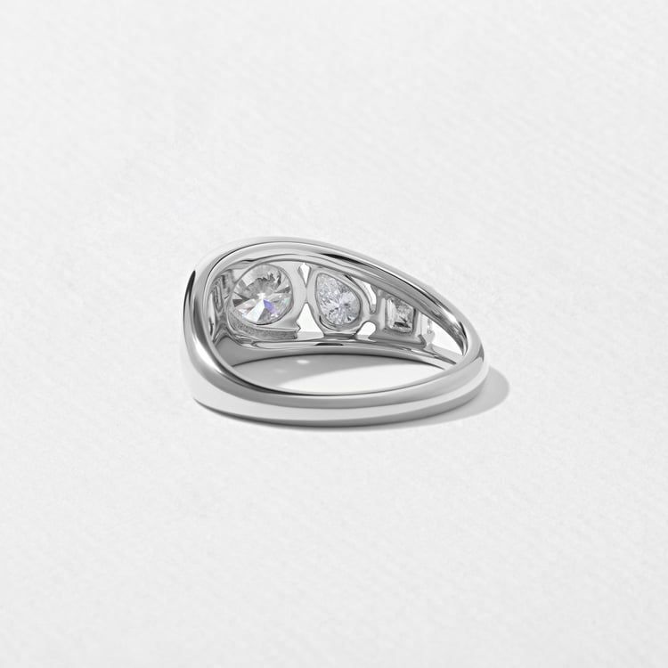 Maeve Round in 18k White Gold – view 4