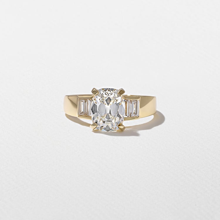 Nova Antique Cushion in 18k Yellow Gold