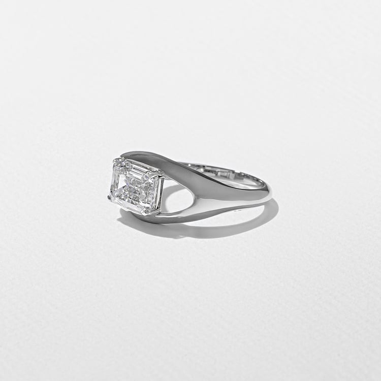 Monroe Emerald-cut in 18k White Gold – view 2
