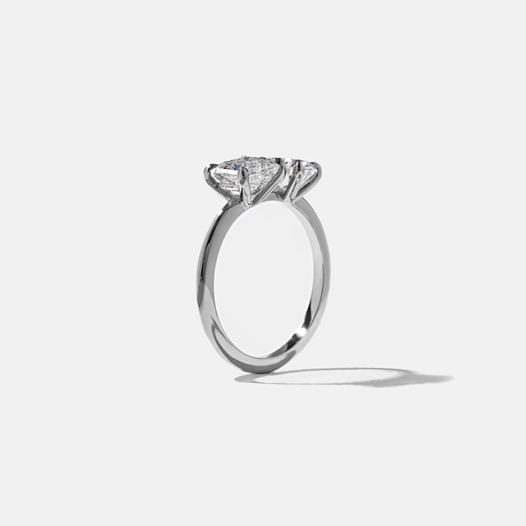 Vivi Oval and Asscher in Platinum – view 5