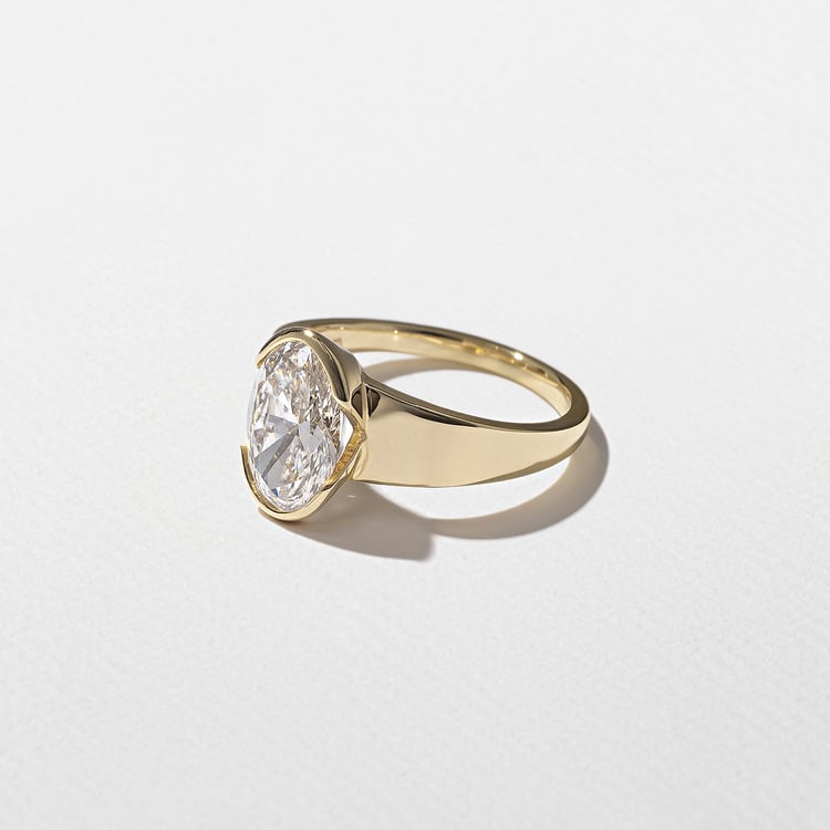 Lou Oval in 14k Yellow Gold – view 2