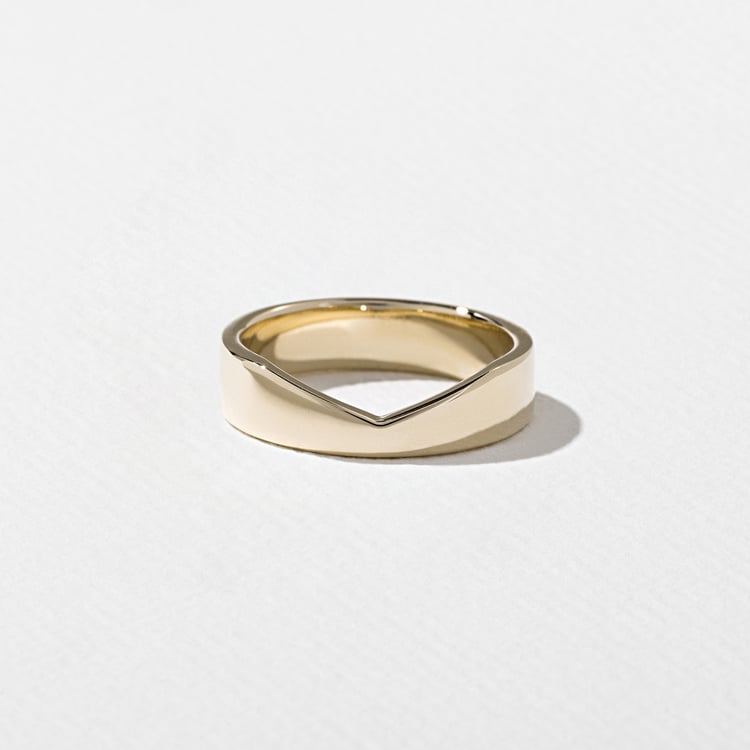 Notch Thick in 18k Yellow Gold