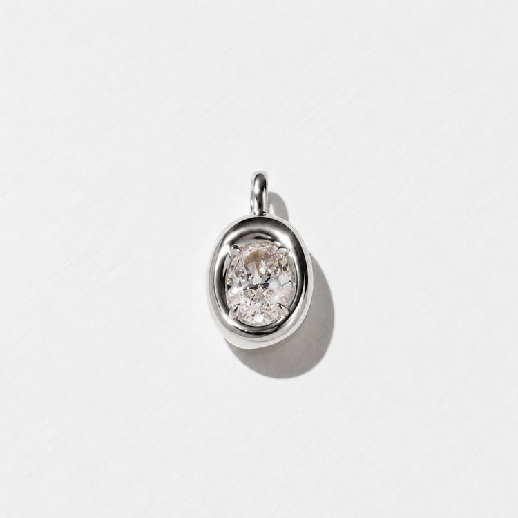 Delphi Oval XL Pendant in 14k White Gold