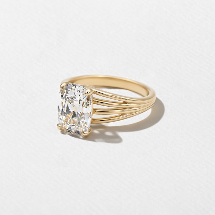 Scarlett Antique Cushion Solitaire