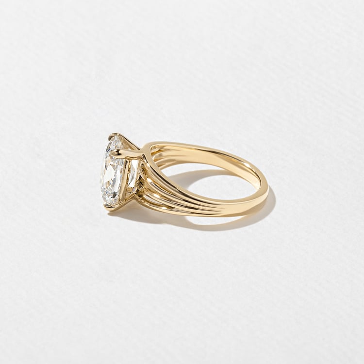 Scarlett Antique Cushion Solitaire