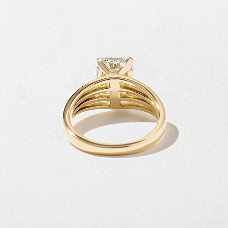 Scarlett Antique Cushion Solitaire
