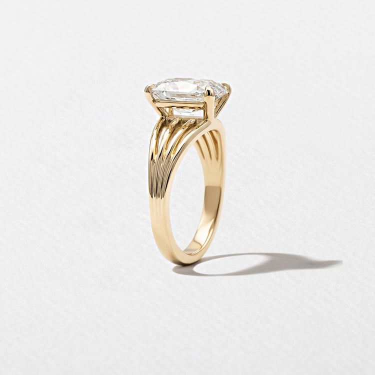 Scarlett Antique Cushion Solitaire