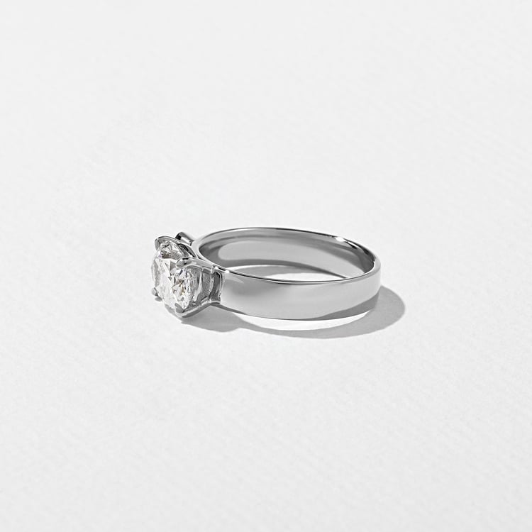 Henri Oval in Platinum – view 3