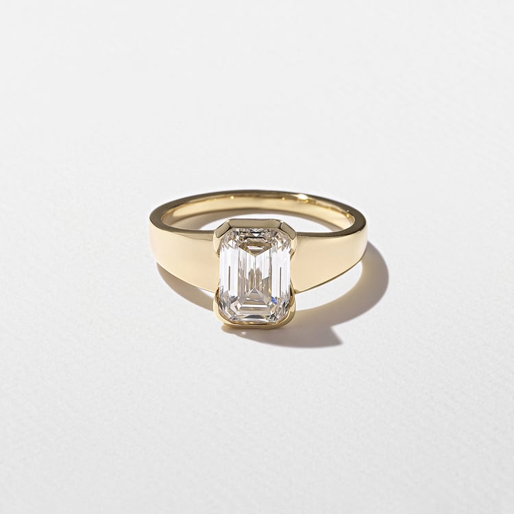Lou Emerald-Cut in 18k Yellow Gold