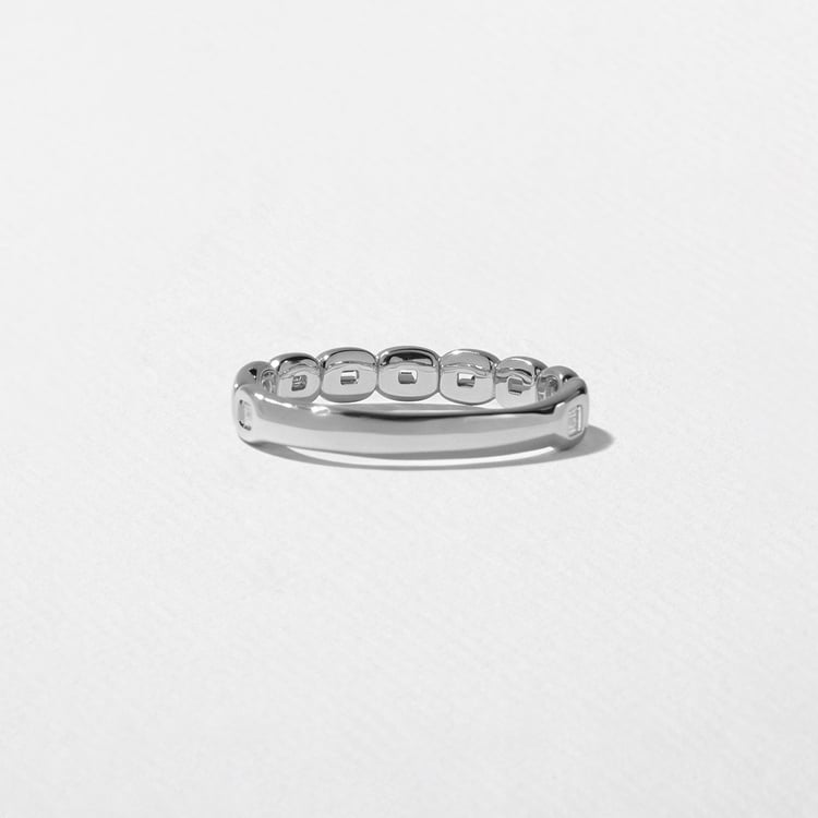 Pebble in Platinum – view 3