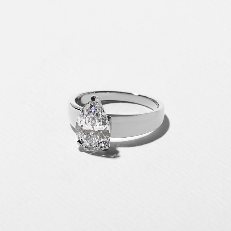 Nova Pear in Platinum – view 2