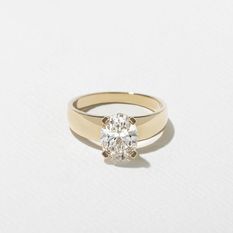 Nova Oval in 18k Yellow Gold