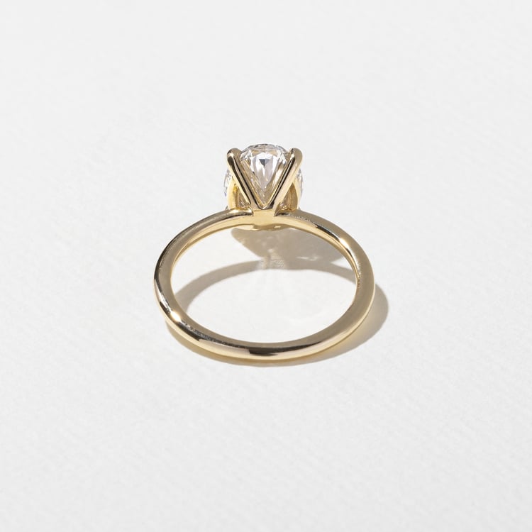 Grace Oval Solitaire