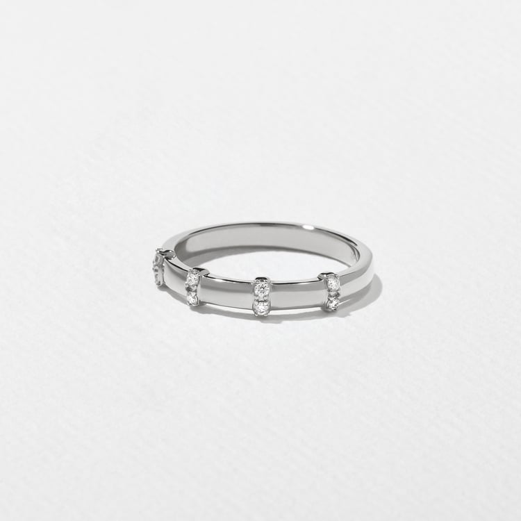 Poppy in Platinum – view 2