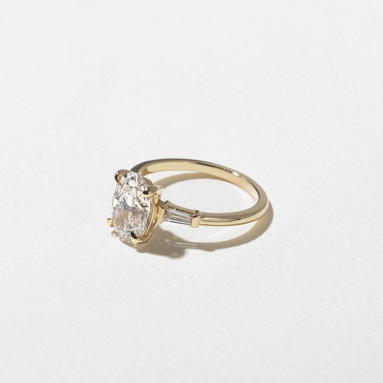Trey Oval in 14k Yellow Gold – view 2