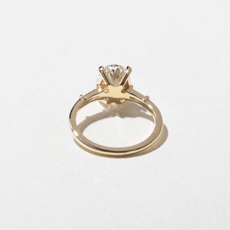 Trey Oval in 14k Yellow Gold – view 4