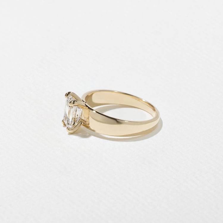 Nova Emerald-Cut in 18k Yellow Gold – view 3
