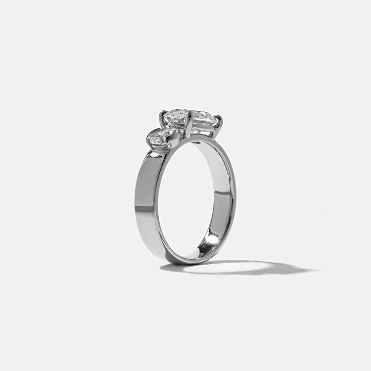 Henri Oval in 14k White Gold – view 5