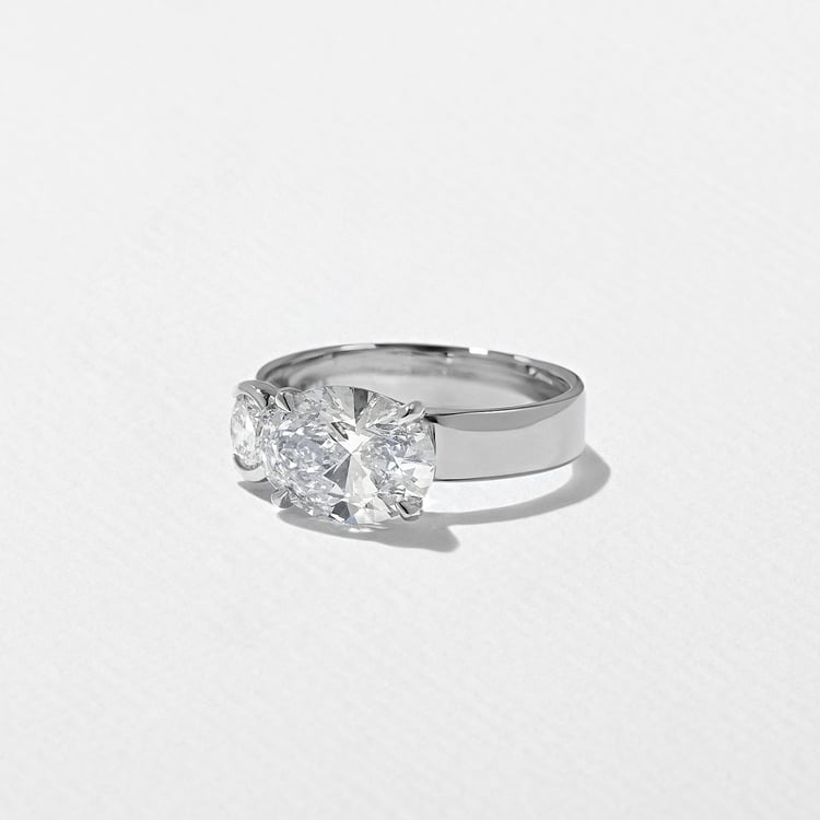 Henri Grand Oval in 14k White Gold – view 2