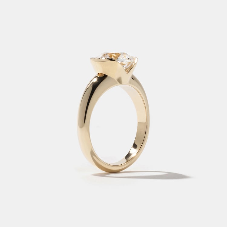 Esme Antique Round