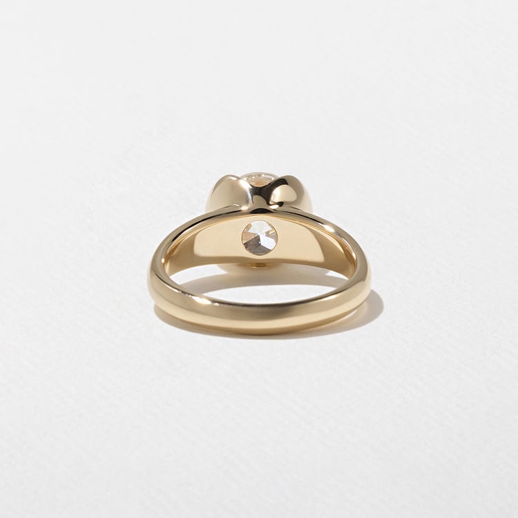 Esme Antique Round