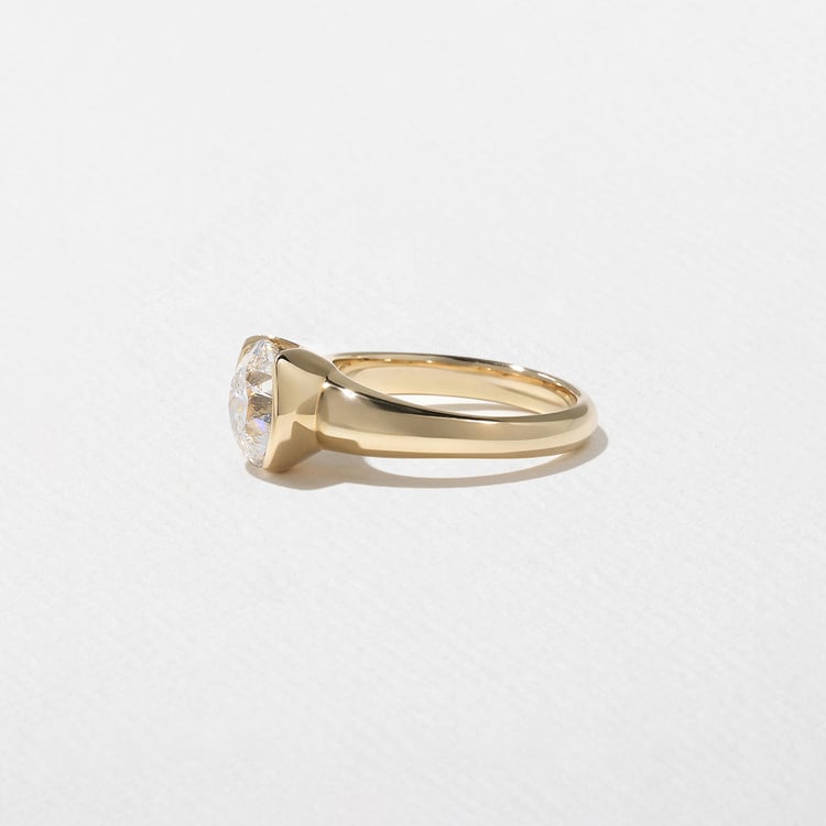Esme Antique Round