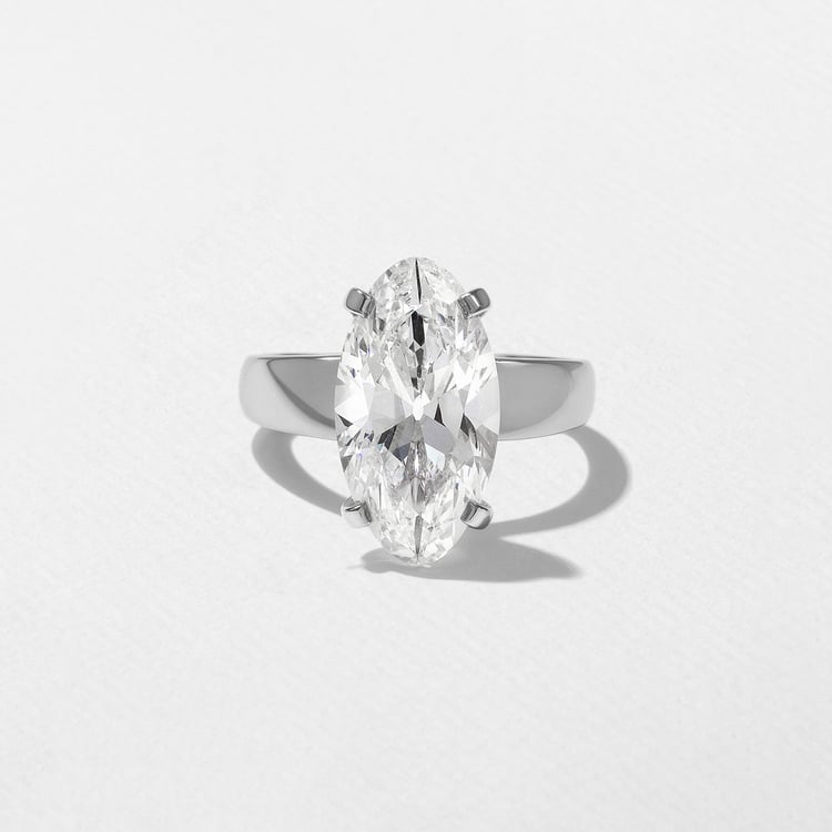 Nova Antique Oval in 14k White Gold