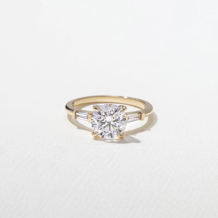 Trey Round  in 18k Yellow Gold