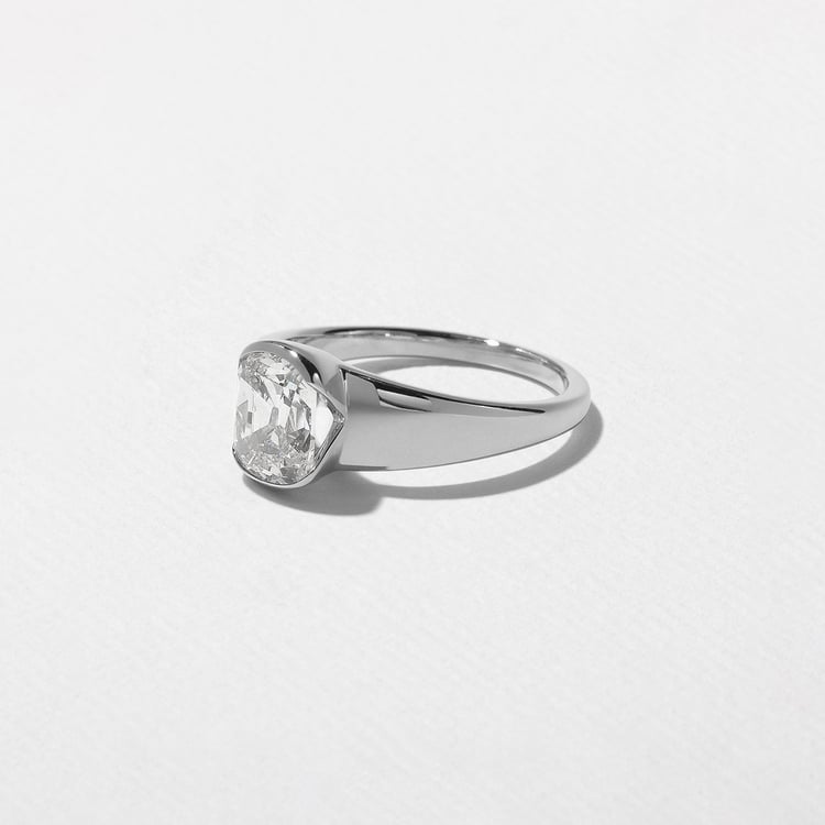 Lou Antique Cushion in 18k White Gold – view 2