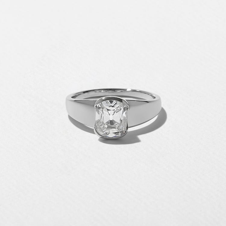 Lou Antique Cushion in 18k White Gold