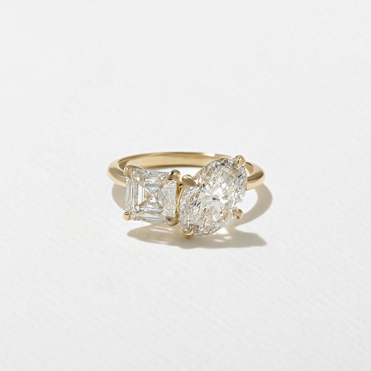 Vivi Grand Oval and Asscher in 18k Yellow Gold