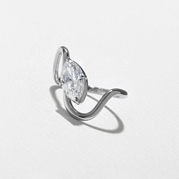 Stella Grand Marquise in 18k White Gold – view 2