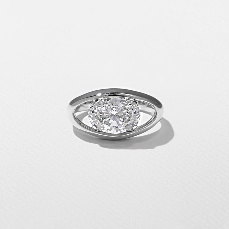 Monroe Oval in Platinum