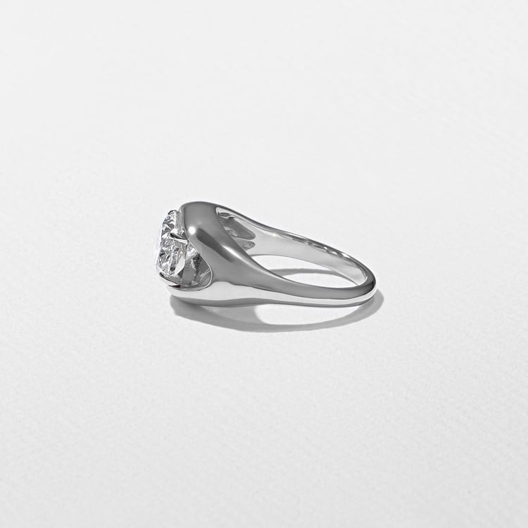 Monroe Oval in Platinum – view 3