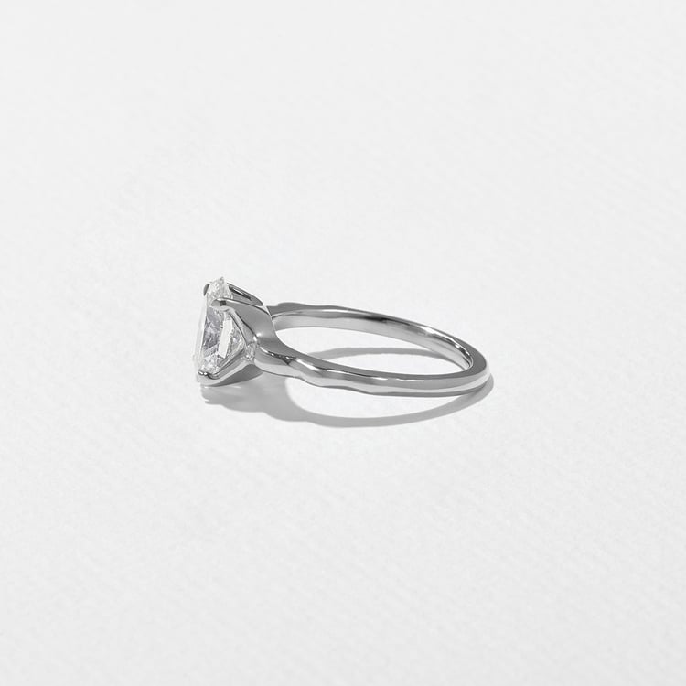 Sloan Oval in Platinum – view 3