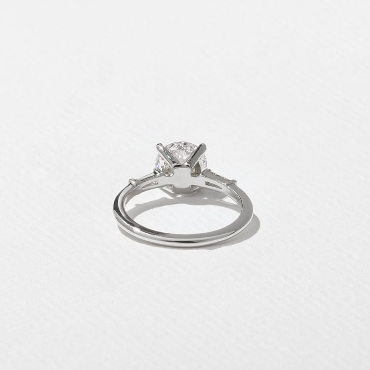 Trey Round  in 18k White Gold – view 4