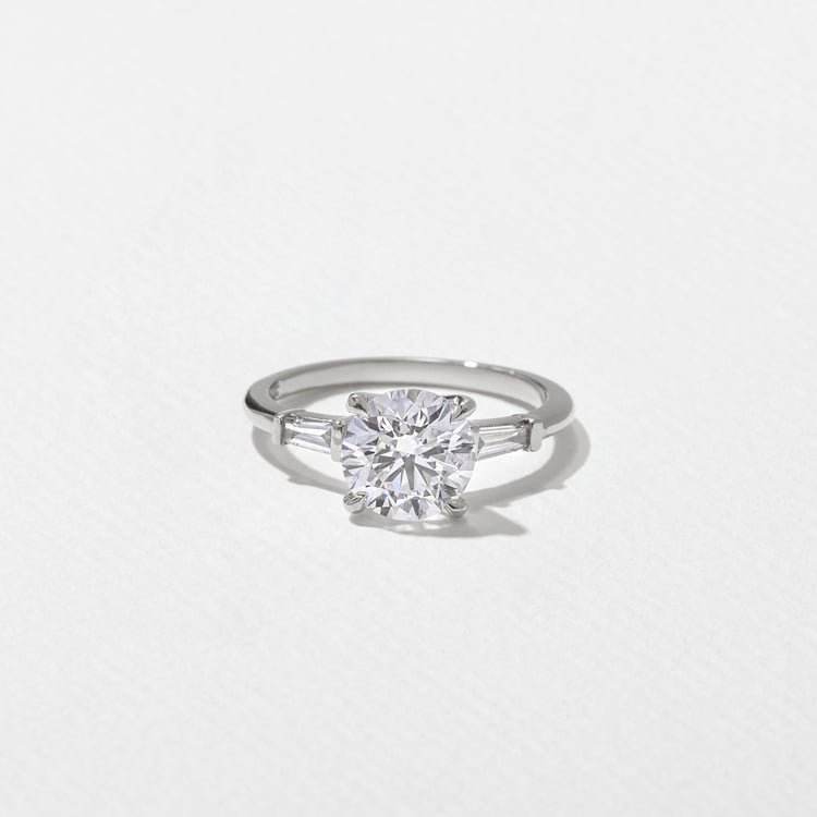 Trey Round  in 14k White Gold