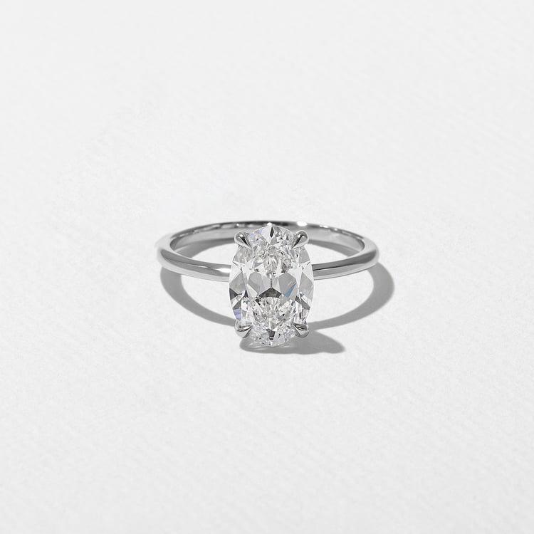 Grace Antique Oval in Platinum