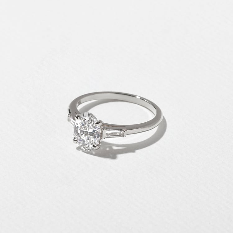 Eve Oval in Platinum – view 2
