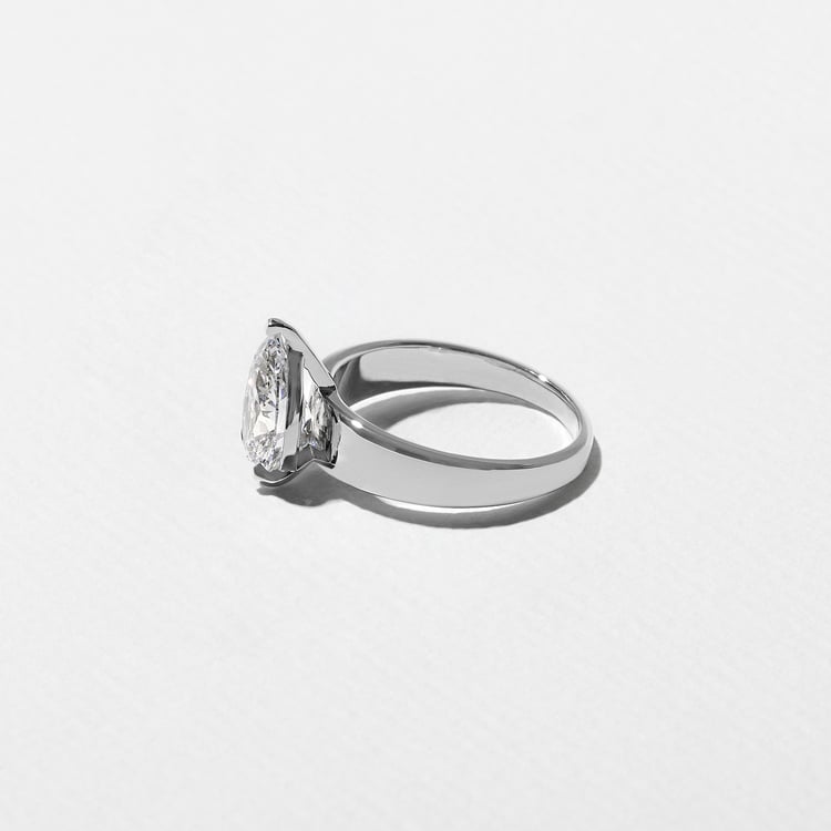 Nova Pear in 18k White Gold – view 3