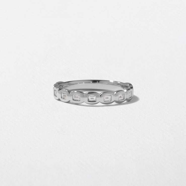 Pebble in 14k White Gold