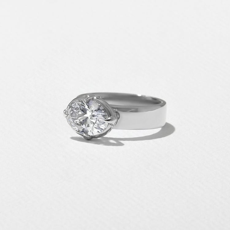 Reid Oval in Platinum – view 2