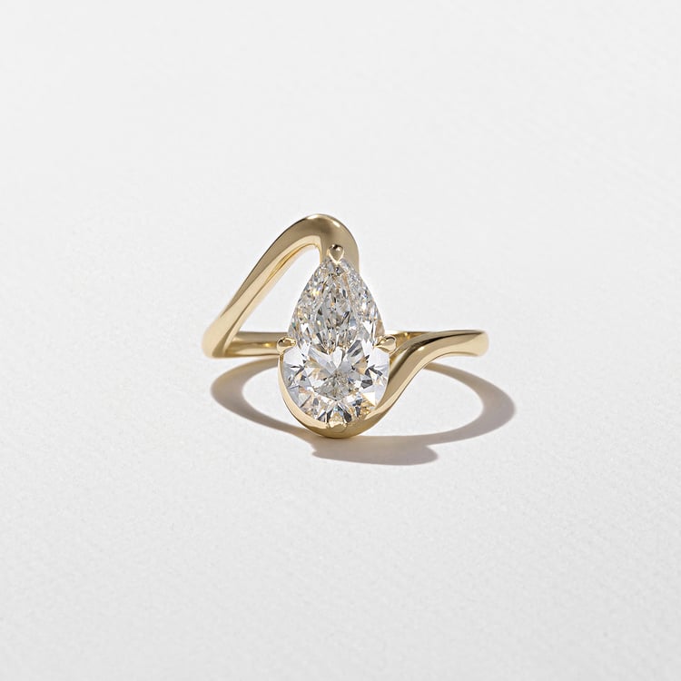 Lyra Pear in 18k Yellow Gold