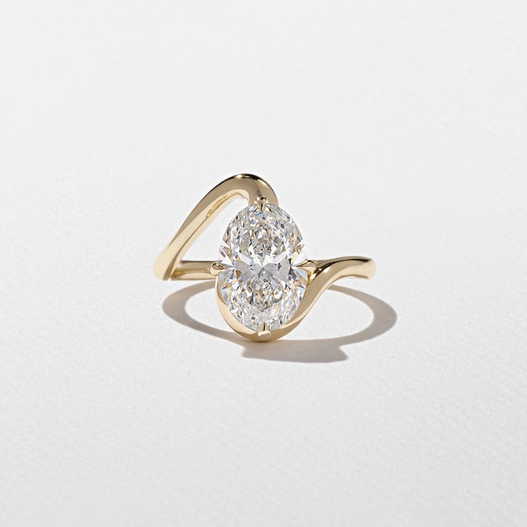 Lyra Oval in 18k Yellow Gold