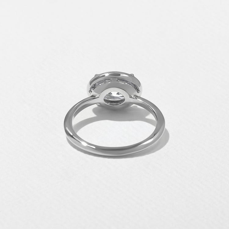 August Oval in Platinum – view 4