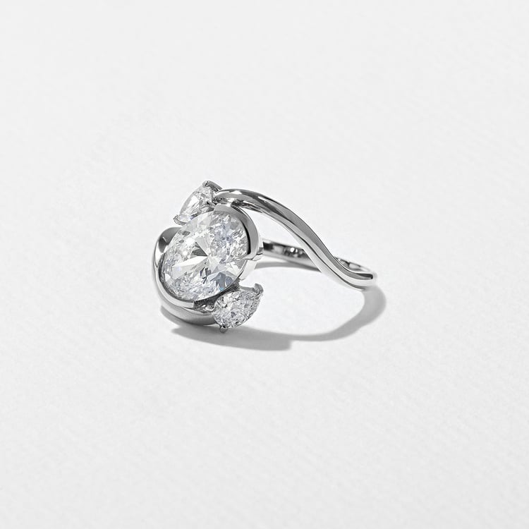 Gemma Oval in 18k White Gold – view 2
