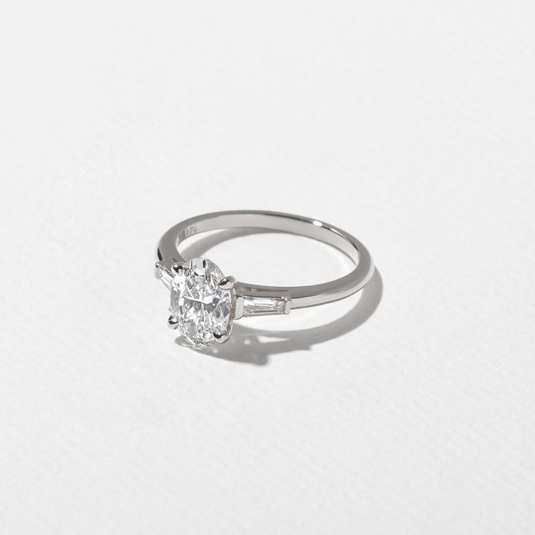 Eve Oval in 18k White Gold – view 2